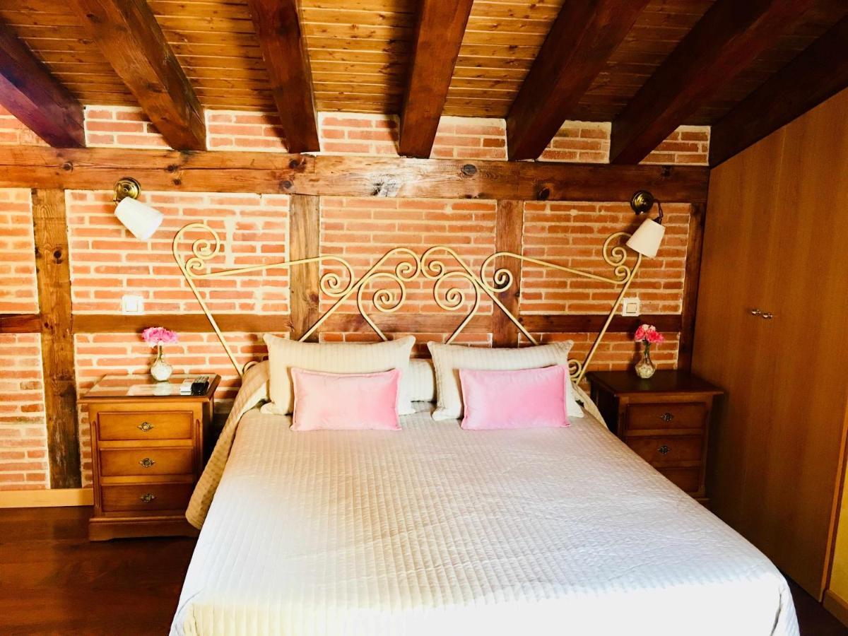 Hostal Segovia Adults Only Ξενοδοχείο Εξωτερικό φωτογραφία