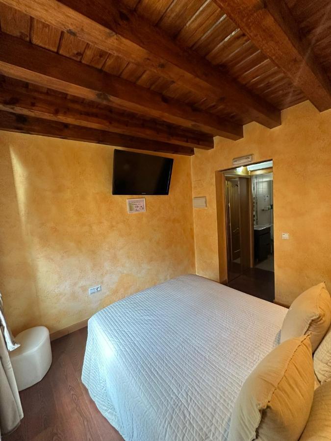 Hostal Segovia Adults Only Εξωτερικό φωτογραφία