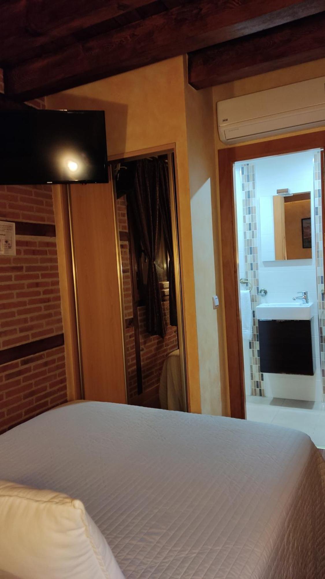 Hostal Segovia Adults Only Ξενοδοχείο Δωμάτιο φωτογραφία