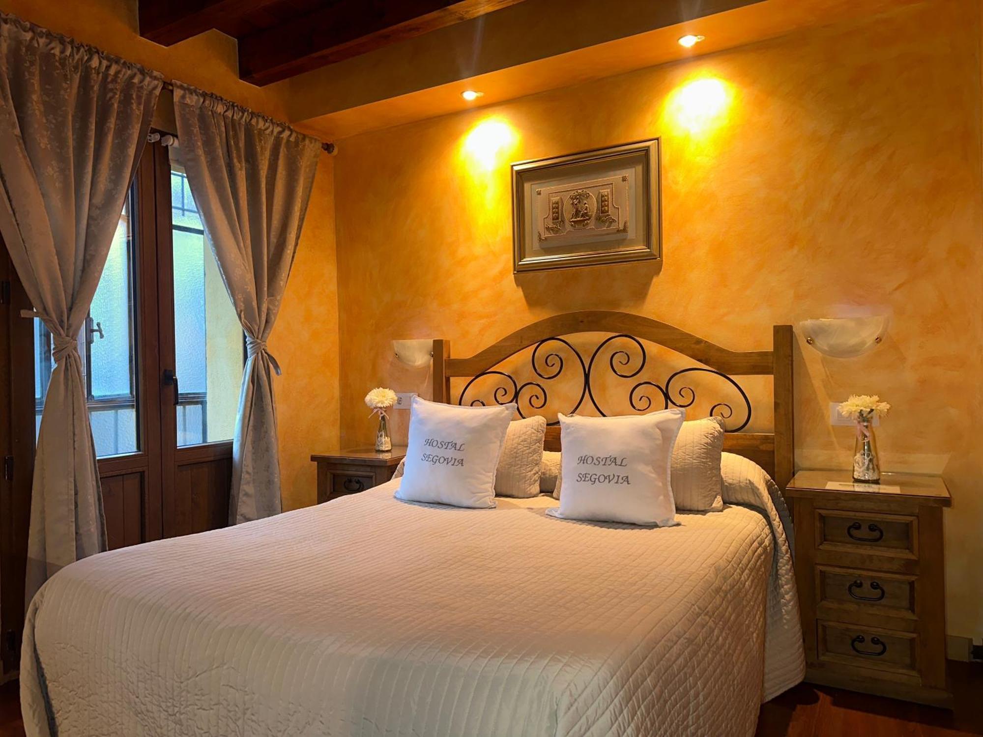 Hostal Segovia Adults Only Εξωτερικό φωτογραφία
