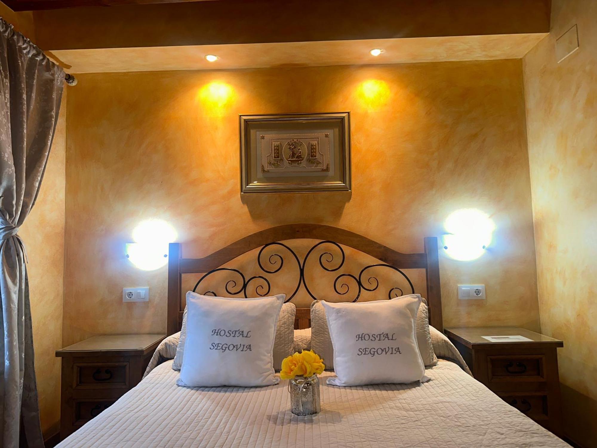 Hostal Segovia Adults Only Εξωτερικό φωτογραφία