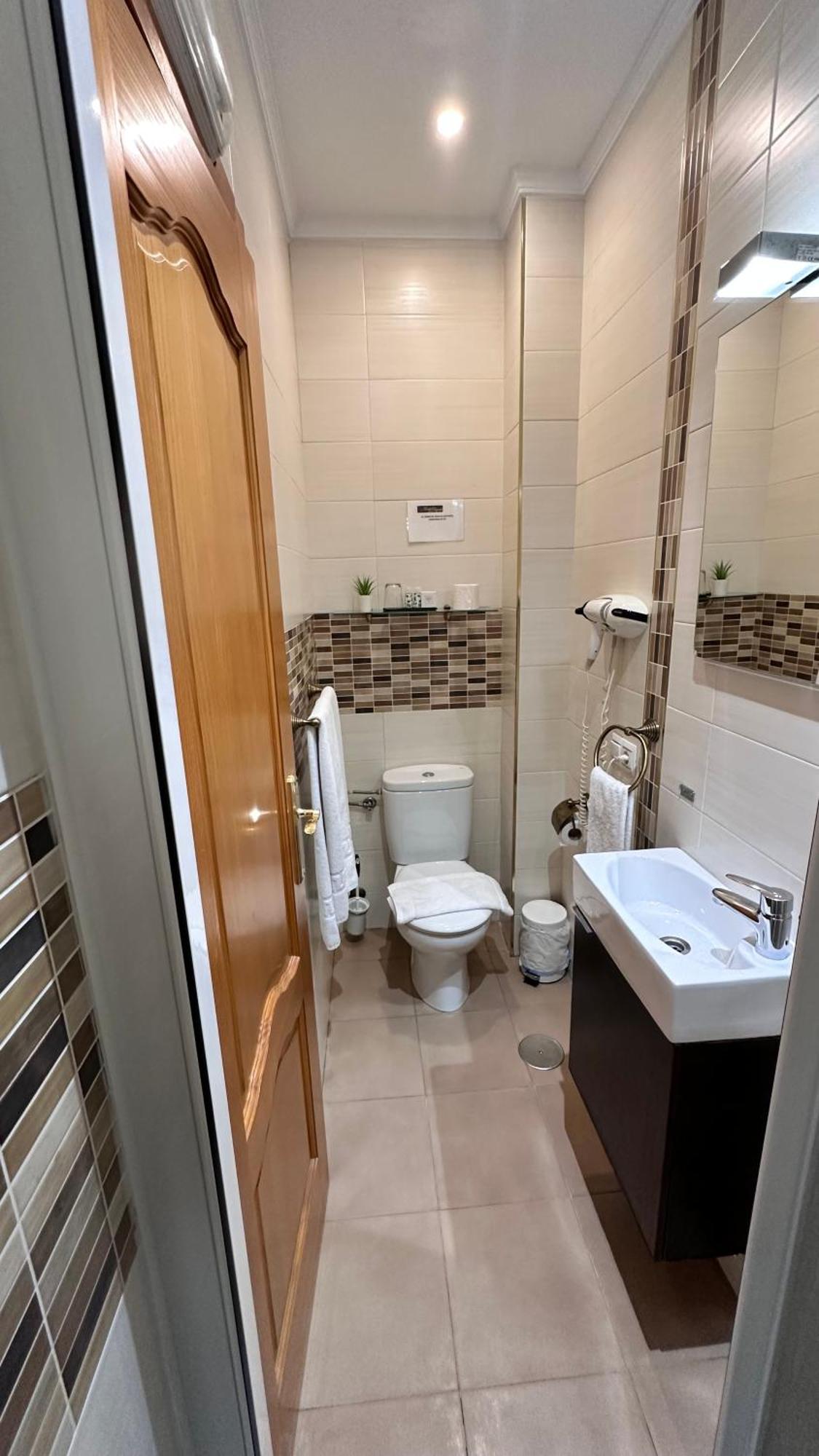 Hostal Segovia Adults Only Εξωτερικό φωτογραφία