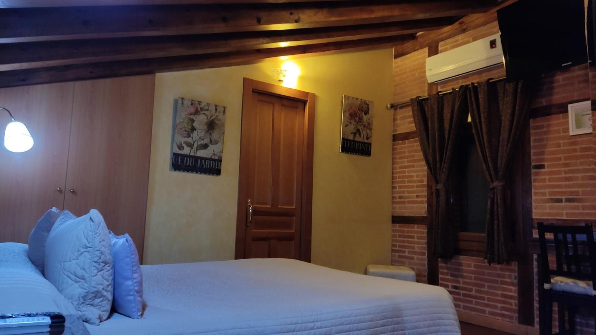 Hostal Segovia Adults Only Ξενοδοχείο Δωμάτιο φωτογραφία