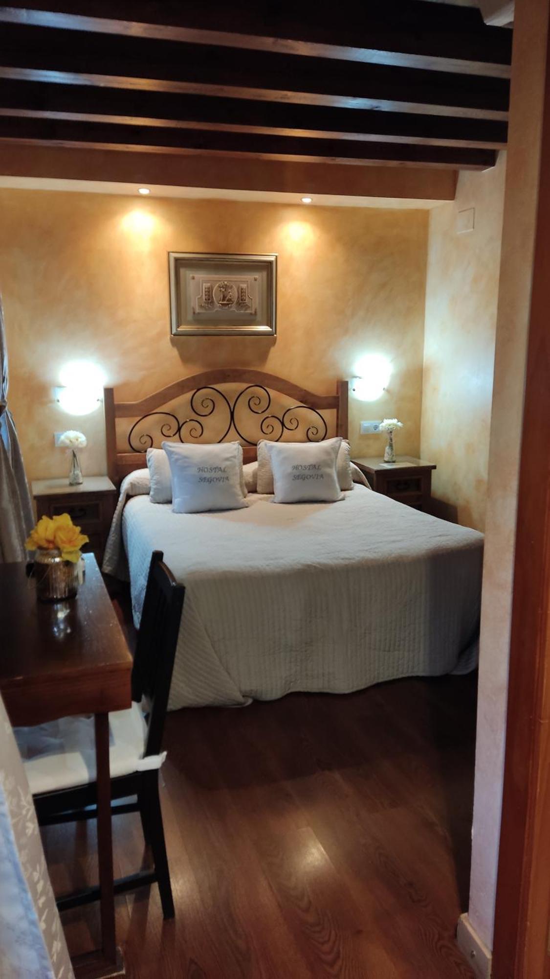 Hostal Segovia Adults Only Ξενοδοχείο Δωμάτιο φωτογραφία