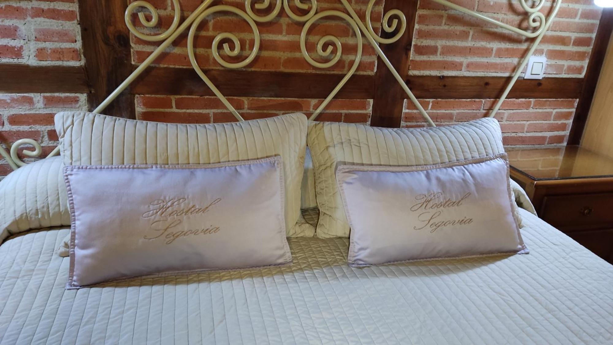 Hostal Segovia Adults Only Ξενοδοχείο Δωμάτιο φωτογραφία