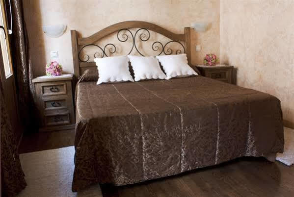 Hostal Segovia Adults Only Ξενοδοχείο Εξωτερικό φωτογραφία