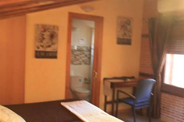 Hostal Segovia Adults Only Εξωτερικό φωτογραφία