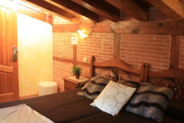 Hostal Segovia Adults Only Ξενοδοχείο Εξωτερικό φωτογραφία