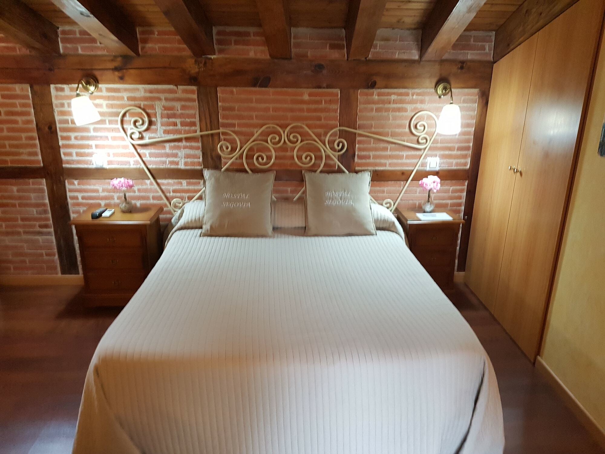 Hostal Segovia Adults Only Εξωτερικό φωτογραφία